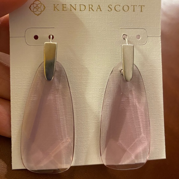 Kendra Scott Earrings - Picture 1 of 1